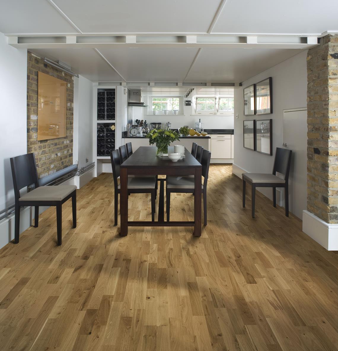 Паркетная доска Kahrs Европейская Дуб Арденны Ardenne 153N66EK09KW240 Lively 2423×200×15 фото в интерьере