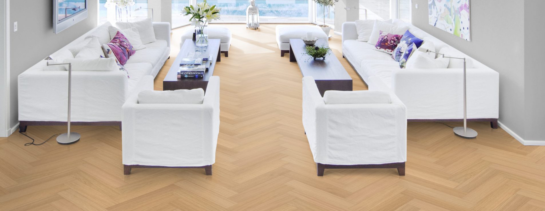 Паркетная доска Kahrs Life Authentic Herringbone Oak Chamomille Right LTCLRW5001R-121 Calm венгерская елка 593×121×10 фото в интерьере