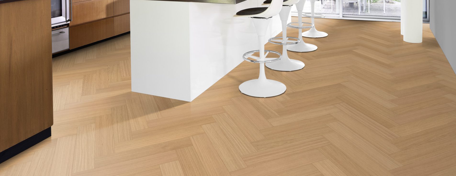 Паркетная доска Kahrs Life Authentic Herringbone Oak Chamomille Right LTCLRW5001R-121 Calm венгерская елка 593×121×10 фото в интерьере
