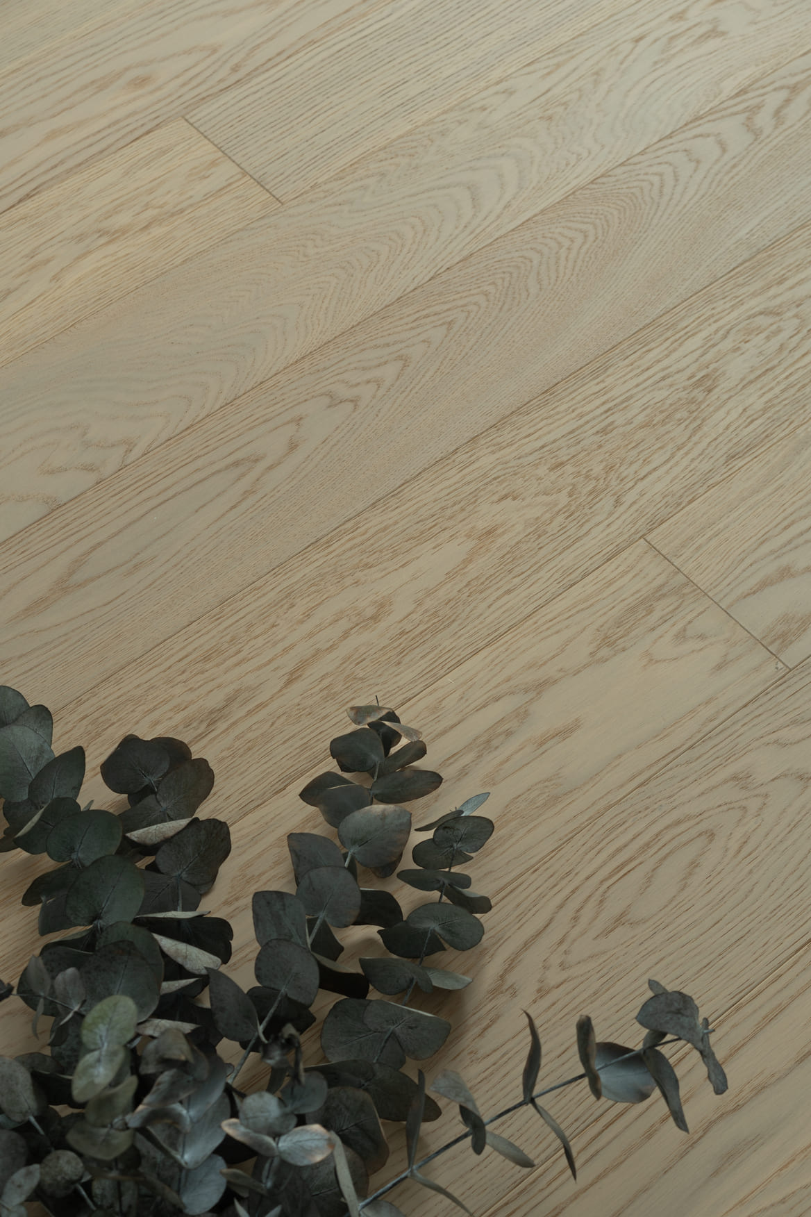 Паркетная доска Дрим Дуб Майорка 101107086KU09111 микс натур 2000×188×14 фото в интерьере Паркетная доска Дрим Дуб Майорка 101107086KU09111 микс натур 2000×188×14 фото в интерьере