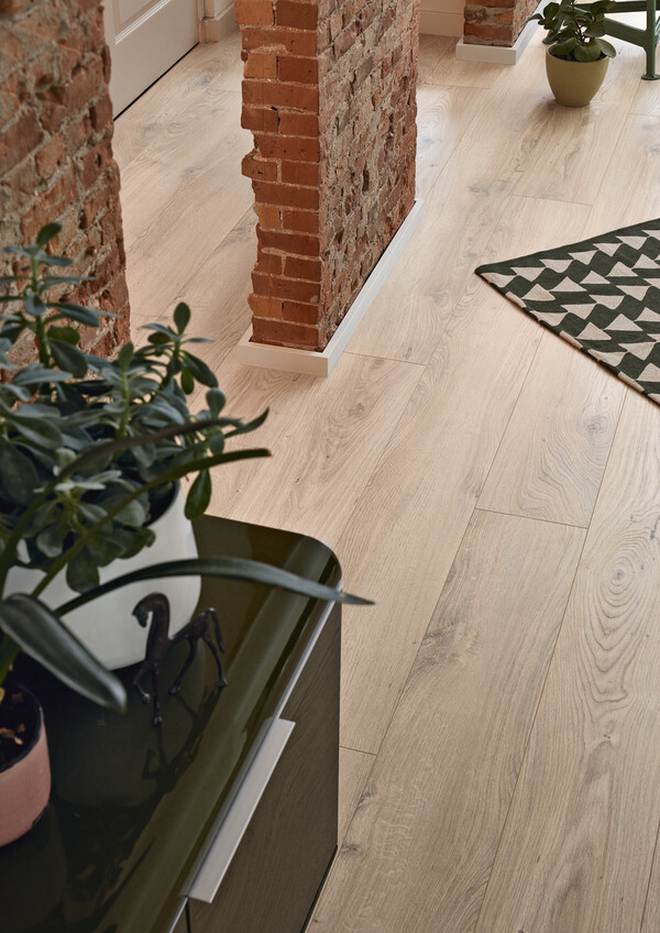Ламинат Meister LL 250 Дуб Пьюэ касл Pure castle oak 600009-2052248-06840 2052×248×10 фото в интерьере Ламинат Meister LL 250 Дуб Пьюэ касл Pure castle oak 600009-2052248-06840 2052×248×10 фото в интерьере