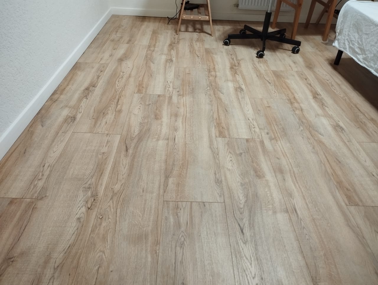 Ламинат My Floor Cottage Дуб Монтело Натуральный MV856 1380×244×8 фото в интерьере