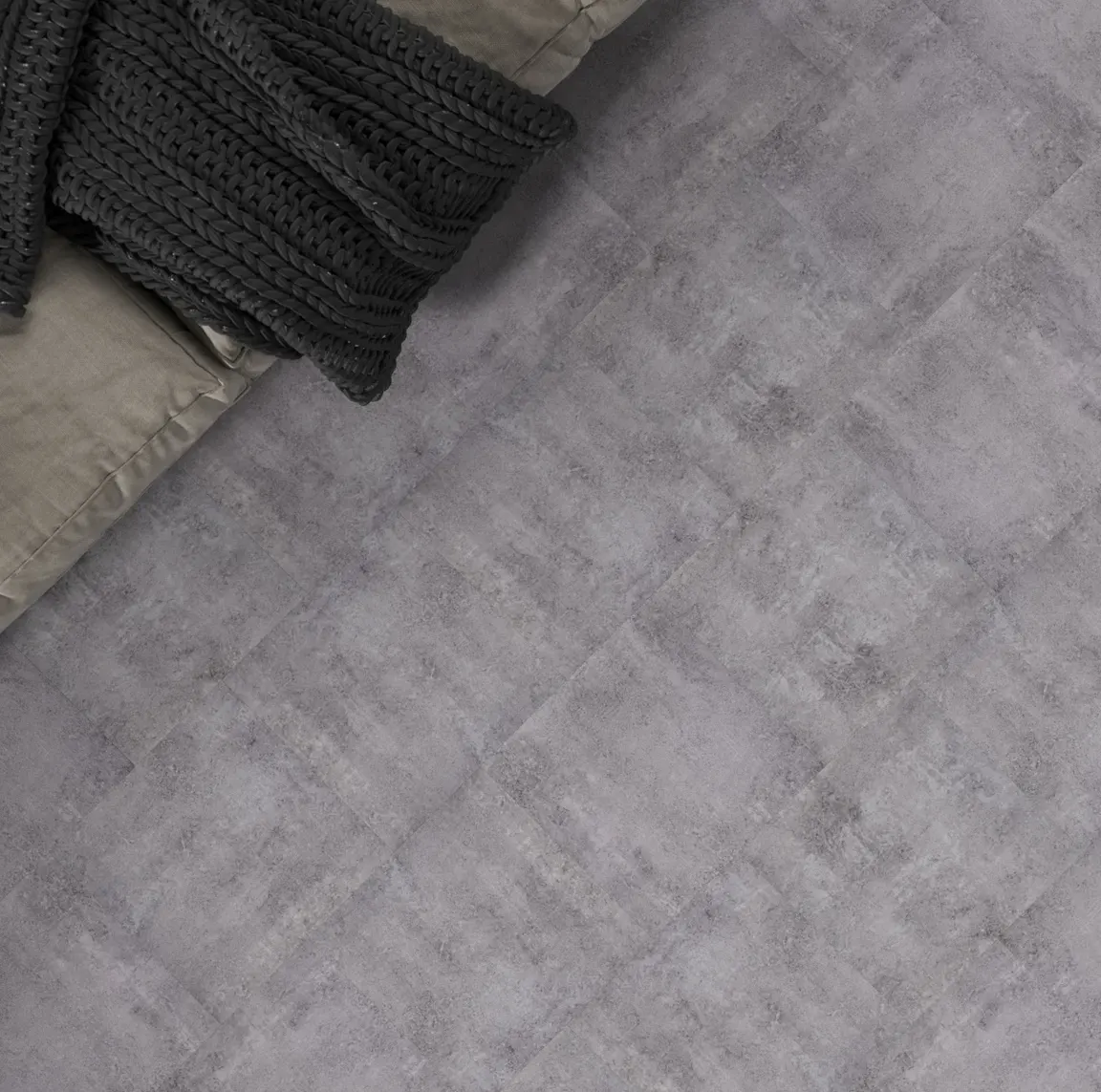 Кварцвиниловая плитка FineFlex клеевая FX-Stone Безенги FX 207 F 400×400×2,2 фото в интерьере