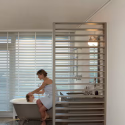 Потолочный плинтус под покраску Orac Decor Axxent CX109 2000×44×44