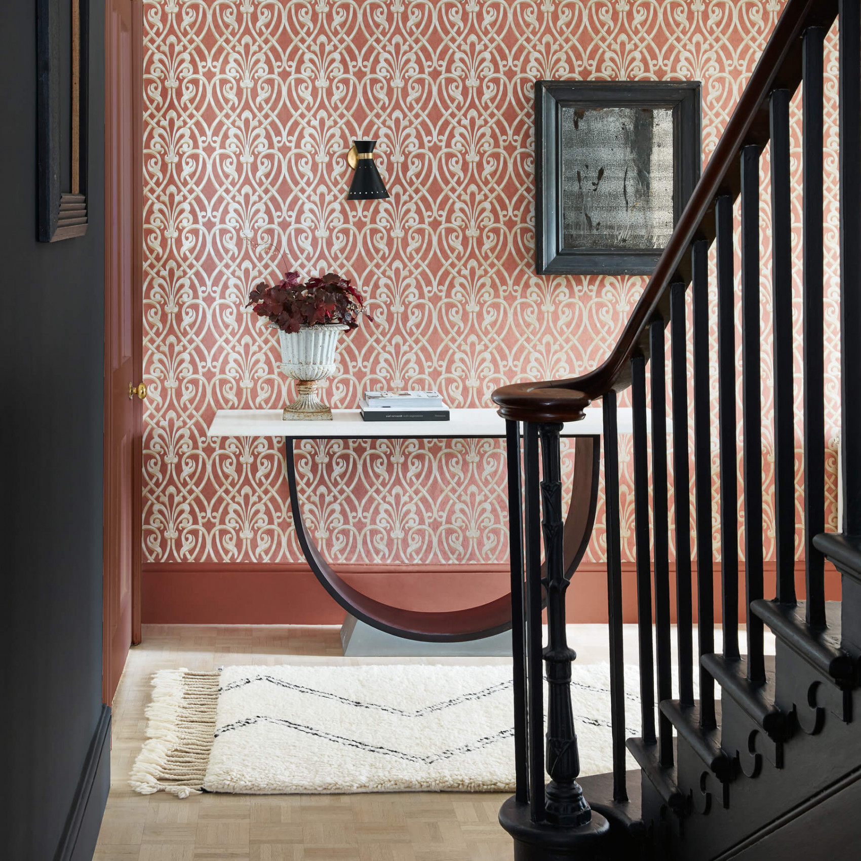 Обои Little Greene London Wallpapers V Brook Street Etruscan 0256BKETRUS фото в интерьере