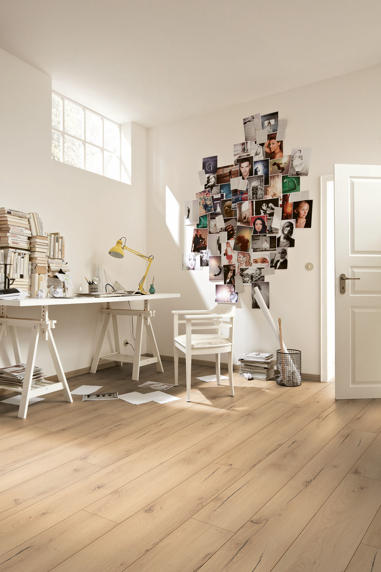 Ламинат Meister LL 150 Дуб Лайт крэкд Light cracked oak 600007-2052220-06258 2052×220×8 фото в интерьере