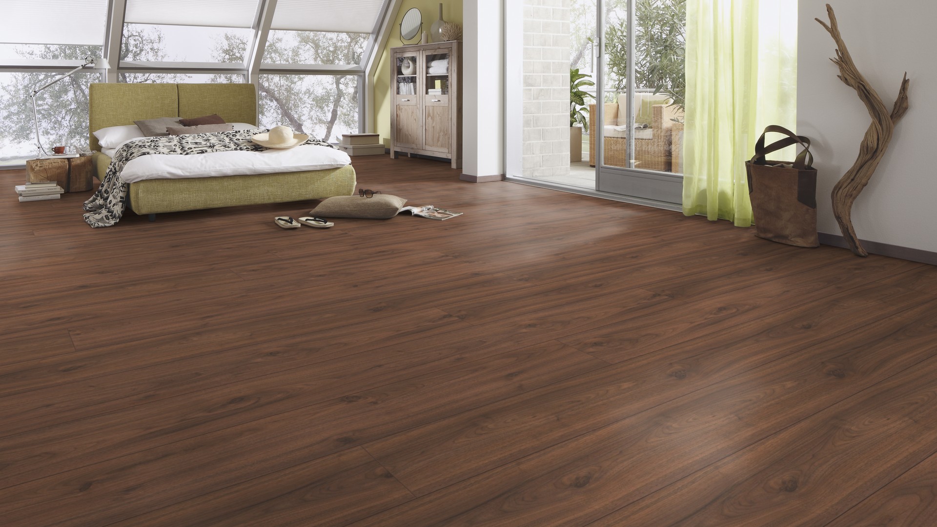 Ламинат Meister LL 150/6389 Орех Amore 2052×220×8 фото в интерьере