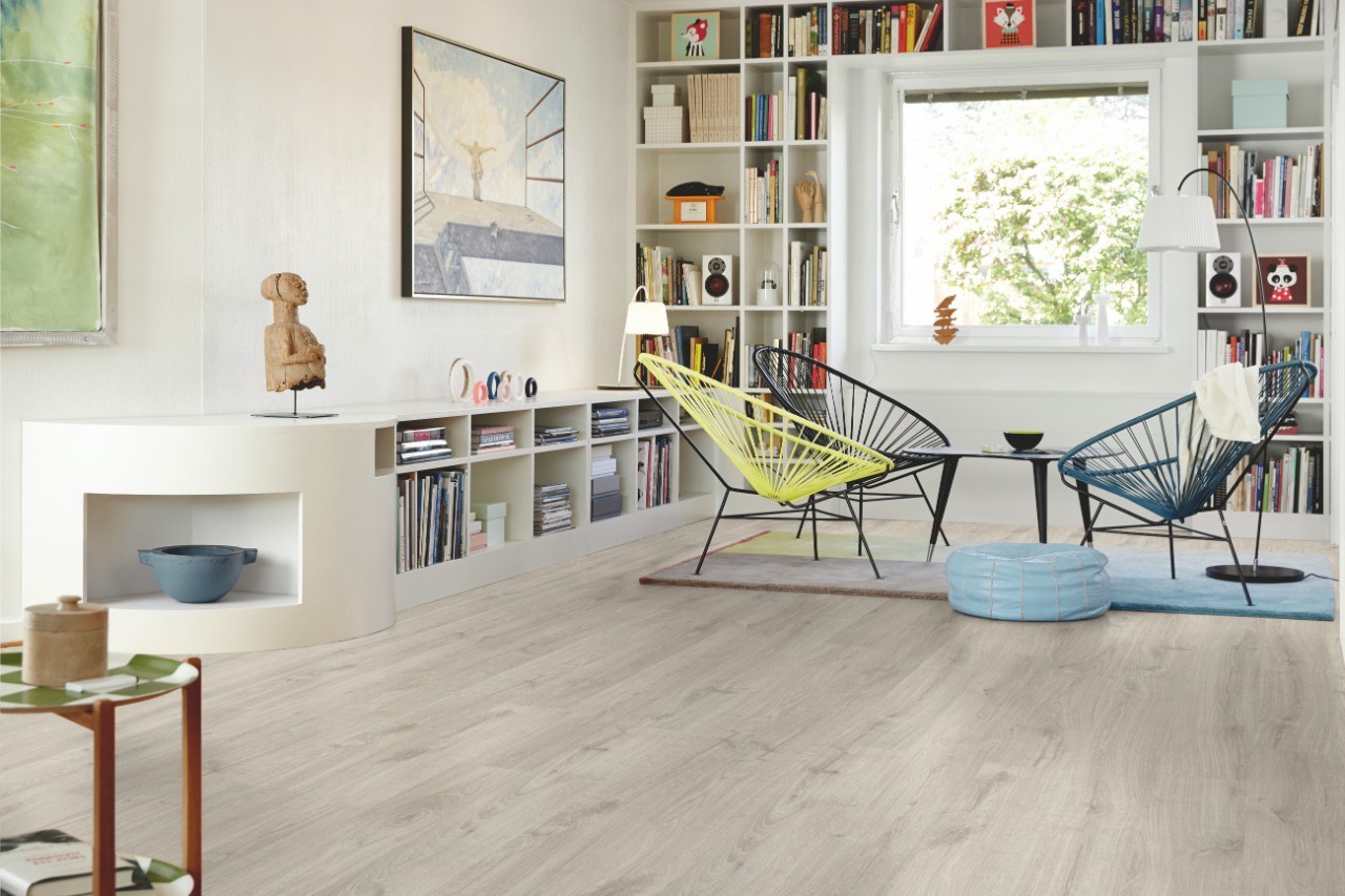 Ламинат Pergo Malmo Pro Дуб серый рустикальный L1258-03580 1380×156×8 фото в интерьере Ламинат Pergo Malmo Pro Дуб серый рустикальный L1258-03580 1380×156×8 фото в интерьере