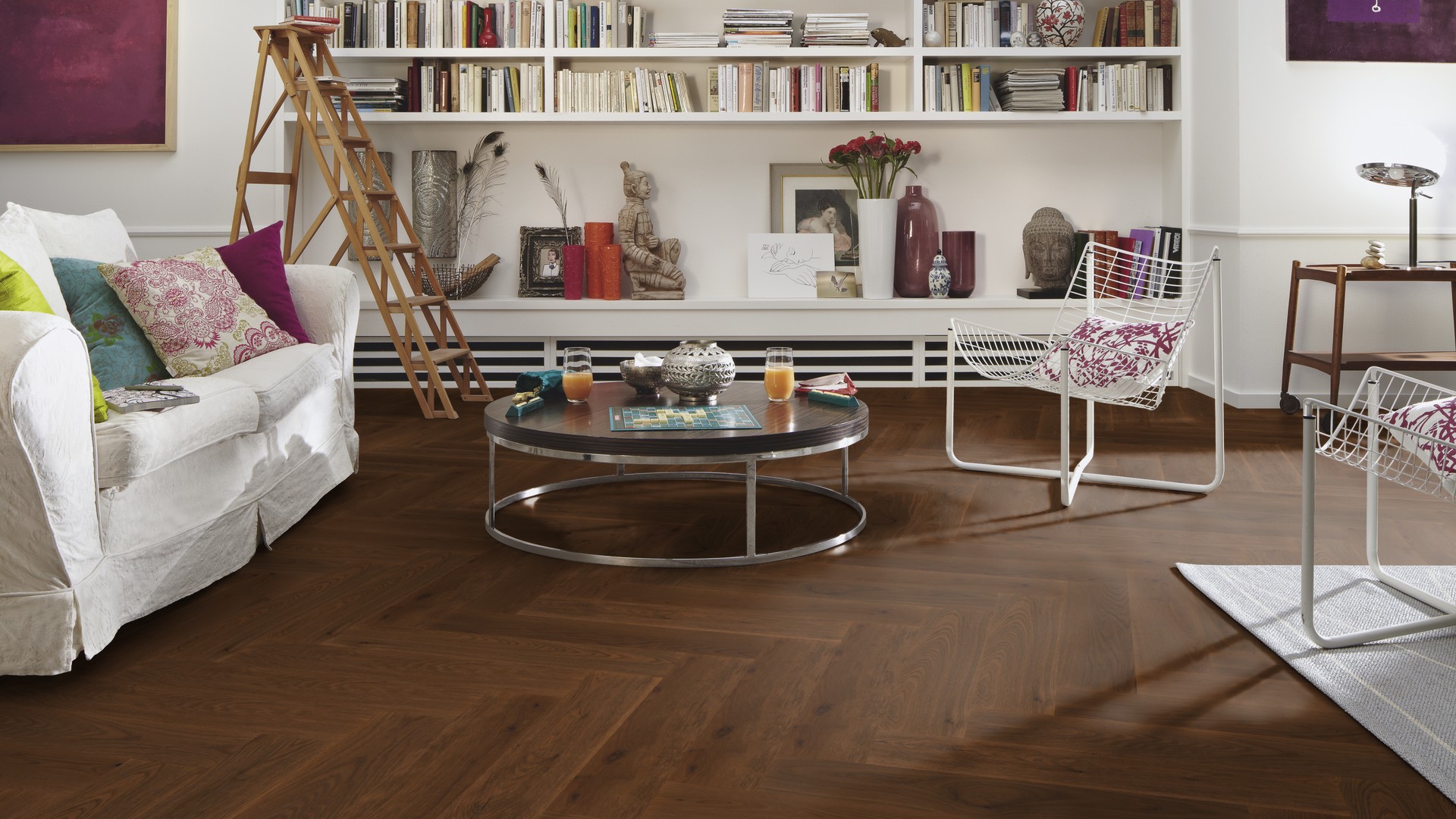 Паркетная доска Meister PS 500 Residence Дуб витал Приглушенный 8813 елка 710×142×13 фото в интерьере Паркетная доска Meister PS 500 Residence Дуб витал Приглушенный 8813 елка 710×142×13 фото в интерьере