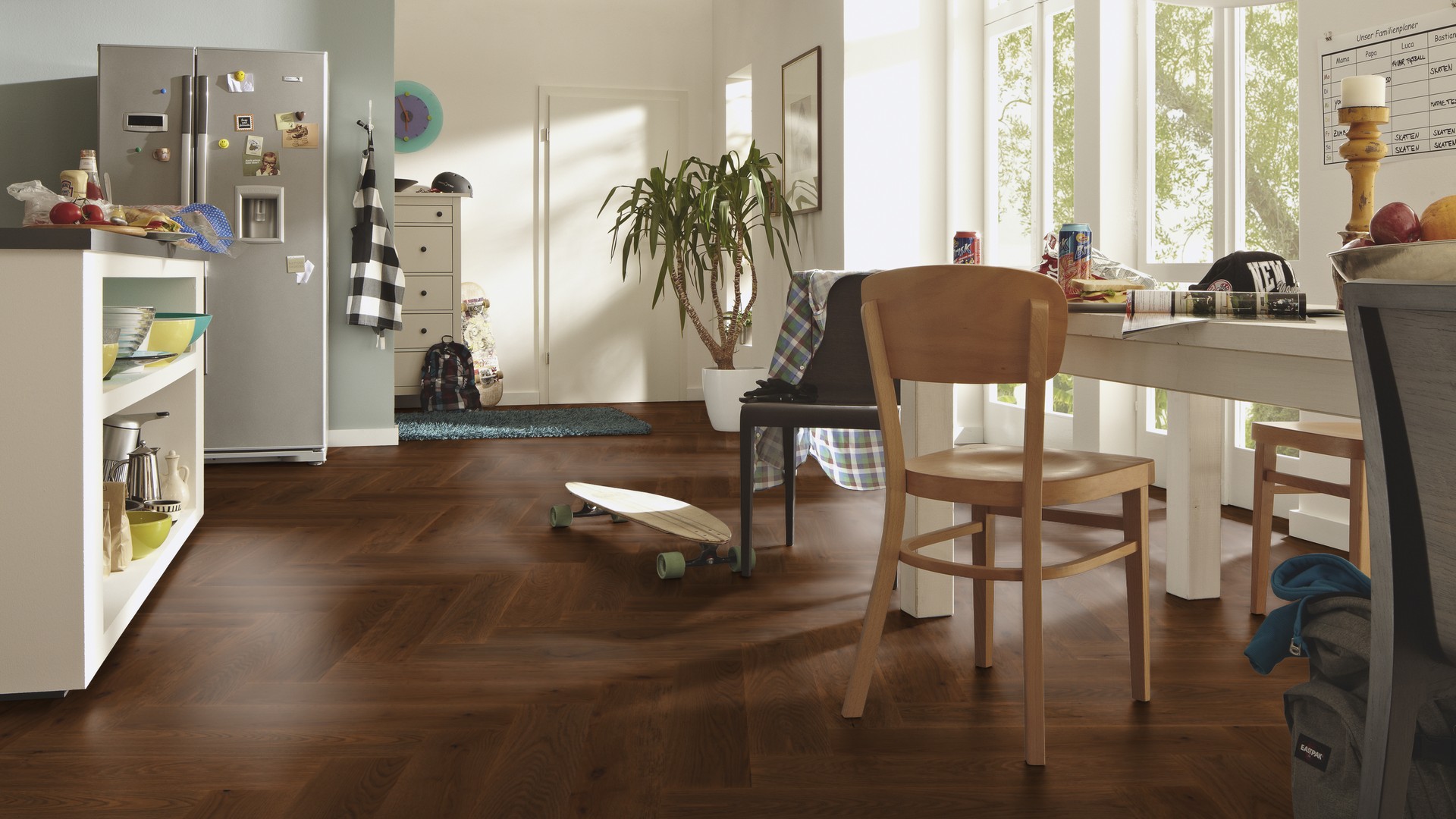 Паркетная доска Meister PS 500 Residence Дуб витал Приглушенный 8813 елка 710×142×13 фото в интерьере Паркетная доска Meister PS 500 Residence Дуб витал Приглушенный 8813 елка 710×142×13 фото в интерьере