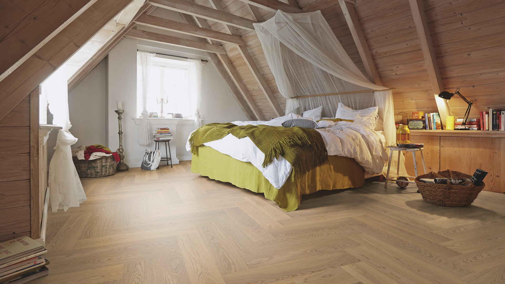 Паркетная доска Meister PS 500 Residence Дуб гармония Простой лак 8817 елка 710×142×13 фото в интерьере Паркетная доска Meister PS 500 Residence Дуб гармония Простой лак 8817 елка 710×142×13 фото в интерьере