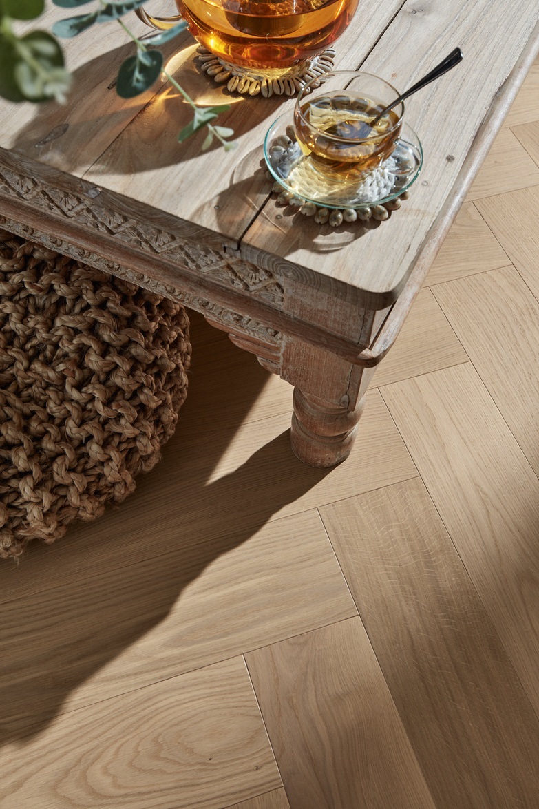 Паркетная доска Meister PS 500 Residence Дуб гармония Простой масло 8805 елка 710×142×13 фото в интерьере Паркетная доска Meister PS 500 Residence Дуб гармония Простой масло 8805 елка 710×142×13 фото в интерьере