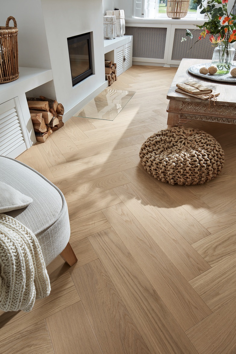 Паркетная доска Meister PS 500 Residence Дуб гармония Простой масло 8805 елка 710×142×13 фото в интерьере Паркетная доска Meister PS 500 Residence Дуб гармония Простой масло 8805 елка 710×142×13 фото в интерьере