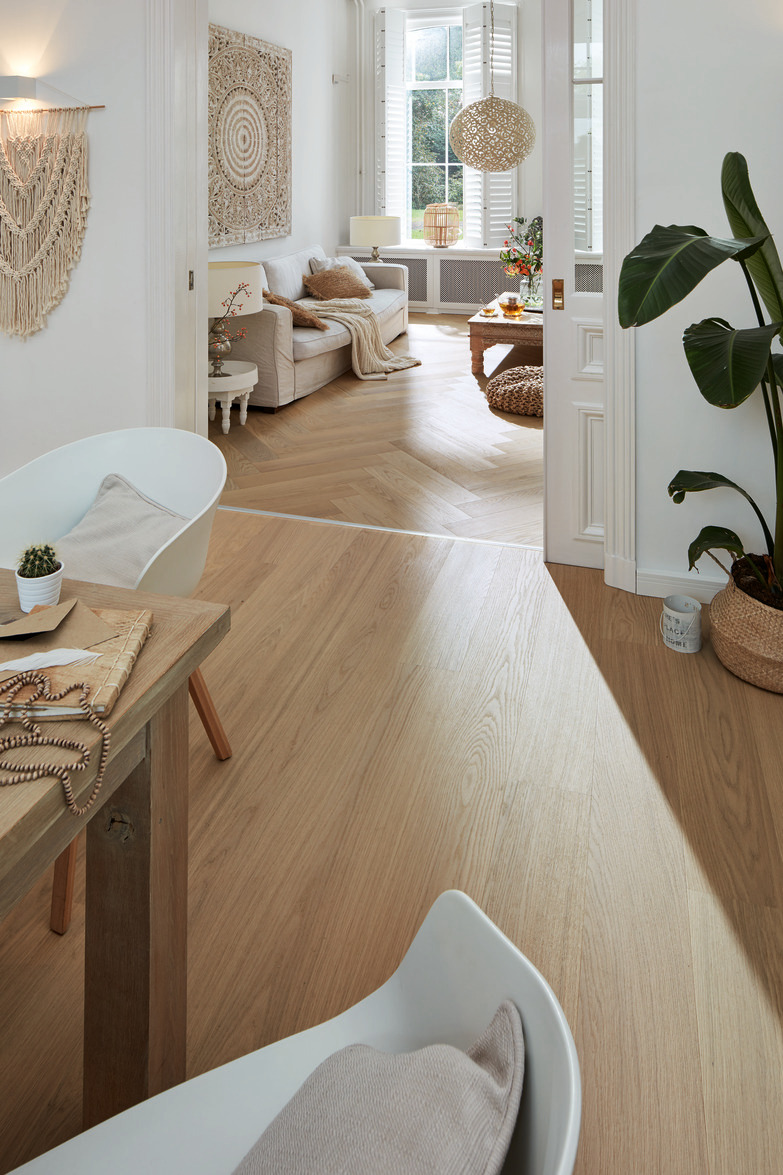 Паркетная доска Meister PS 500 Residence Дуб гармония Простой масло 8805 елка 710×142×13 фото в интерьере Паркетная доска Meister PS 500 Residence Дуб гармония Простой масло 8805 елка 710×142×13 фото в интерьере