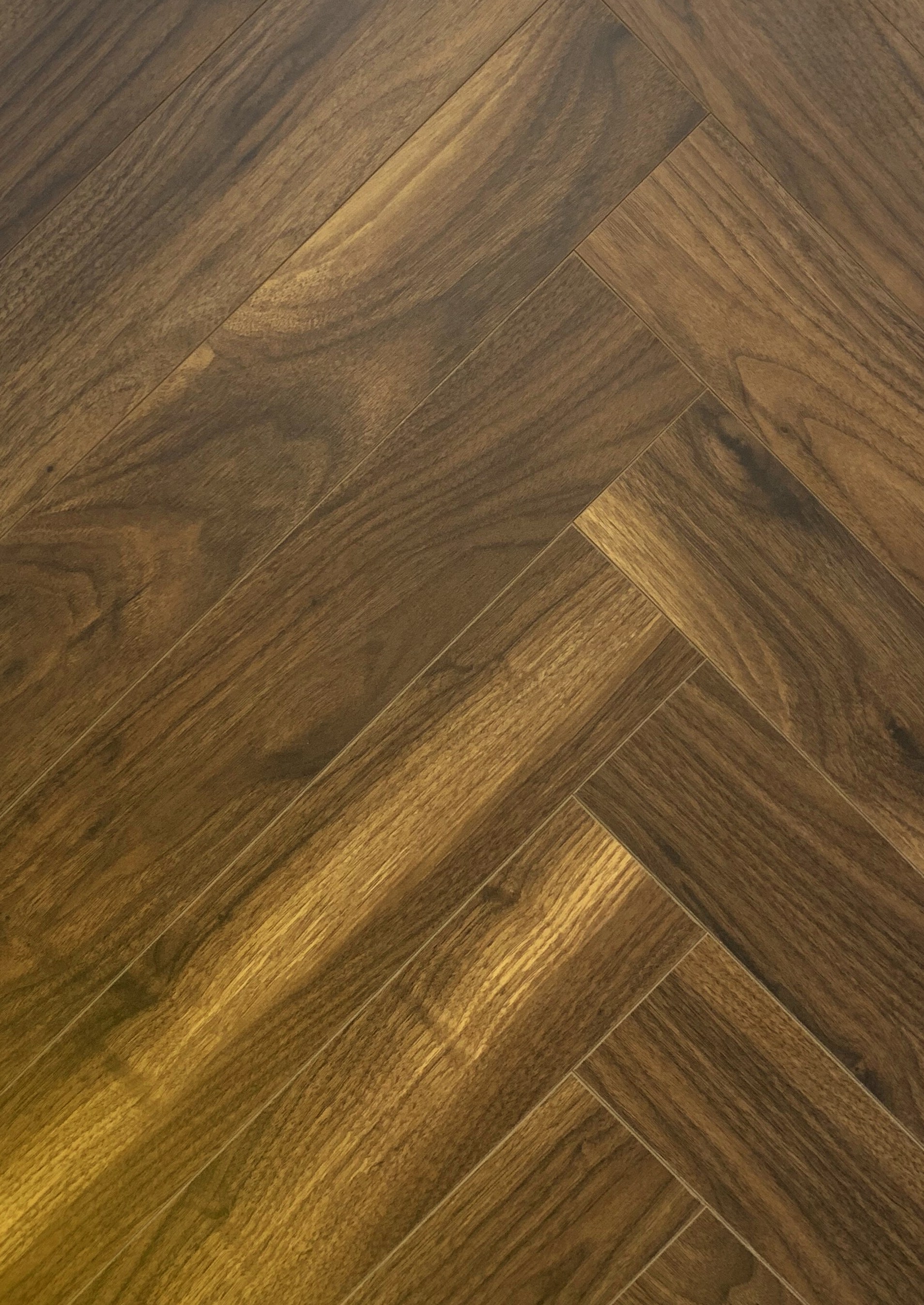 Ламинат CBM Koruna Орех Вальтице 823 венгерская елка 606,8×101,1×12 Ламинат CBM Koruna Орех Вальтице 823 венгерская елка 606,8×101,1×12