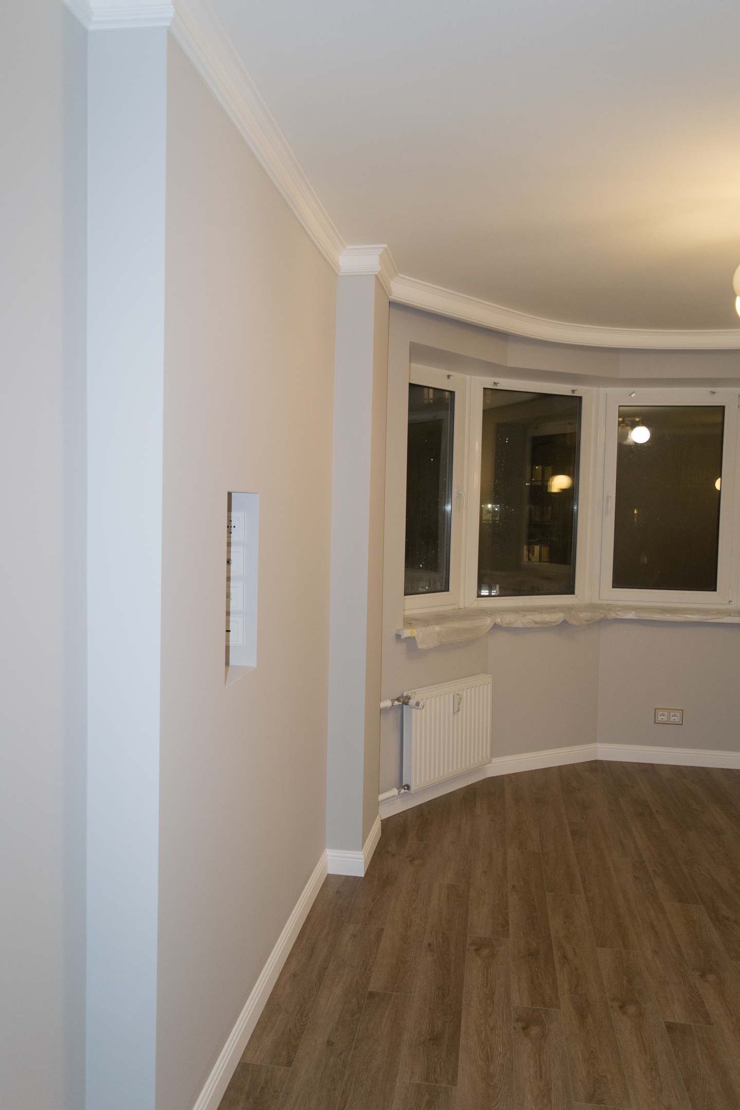 Краска Lanors Mons цвет Серый шелк Grey Silk 96 Exterior 4.5 л фото в интерьере