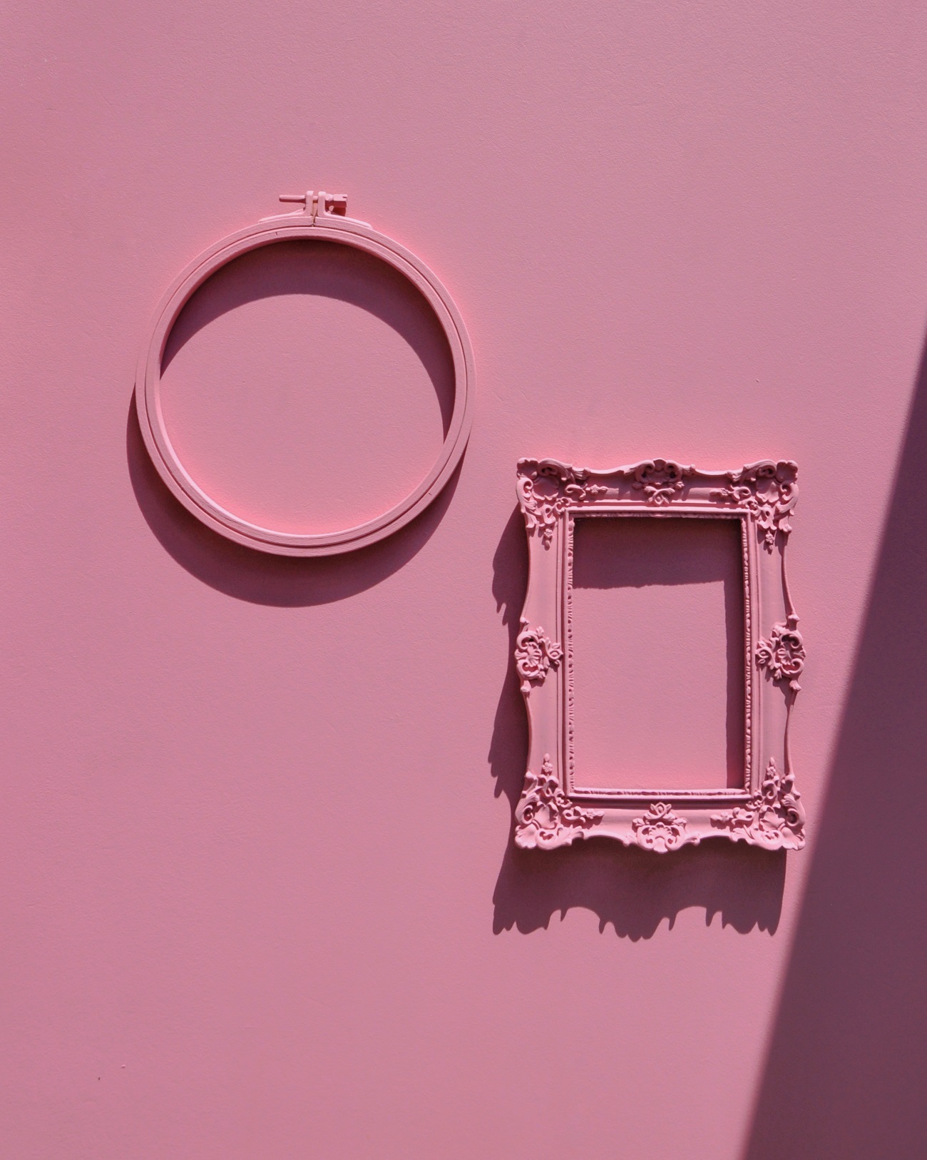 Краска Lanors Mons цвет Ягодный мусс Berry mousse 194 Interior 0,125 л фото в интерьере Краска Lanors Mons цвет Ягодный мусс Berry mousse 194 Interior 0,125 л фото в интерьере