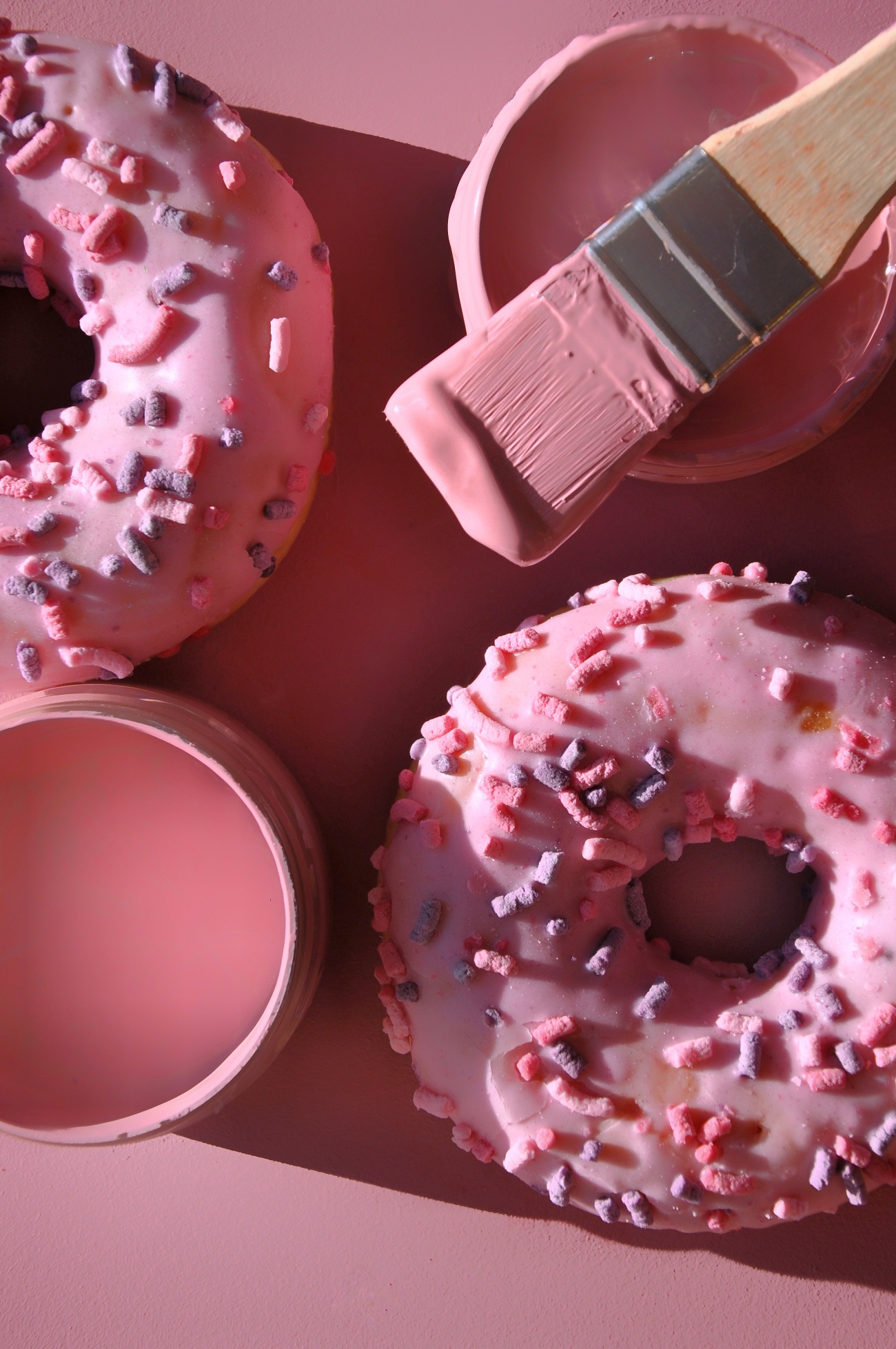 Краска Lanors Mons цвет Ягодный мусс Berry mousse 194 Interior 0,125 л фото в интерьере Краска Lanors Mons цвет Ягодный мусс Berry mousse 194 Interior 0,125 л фото в интерьере