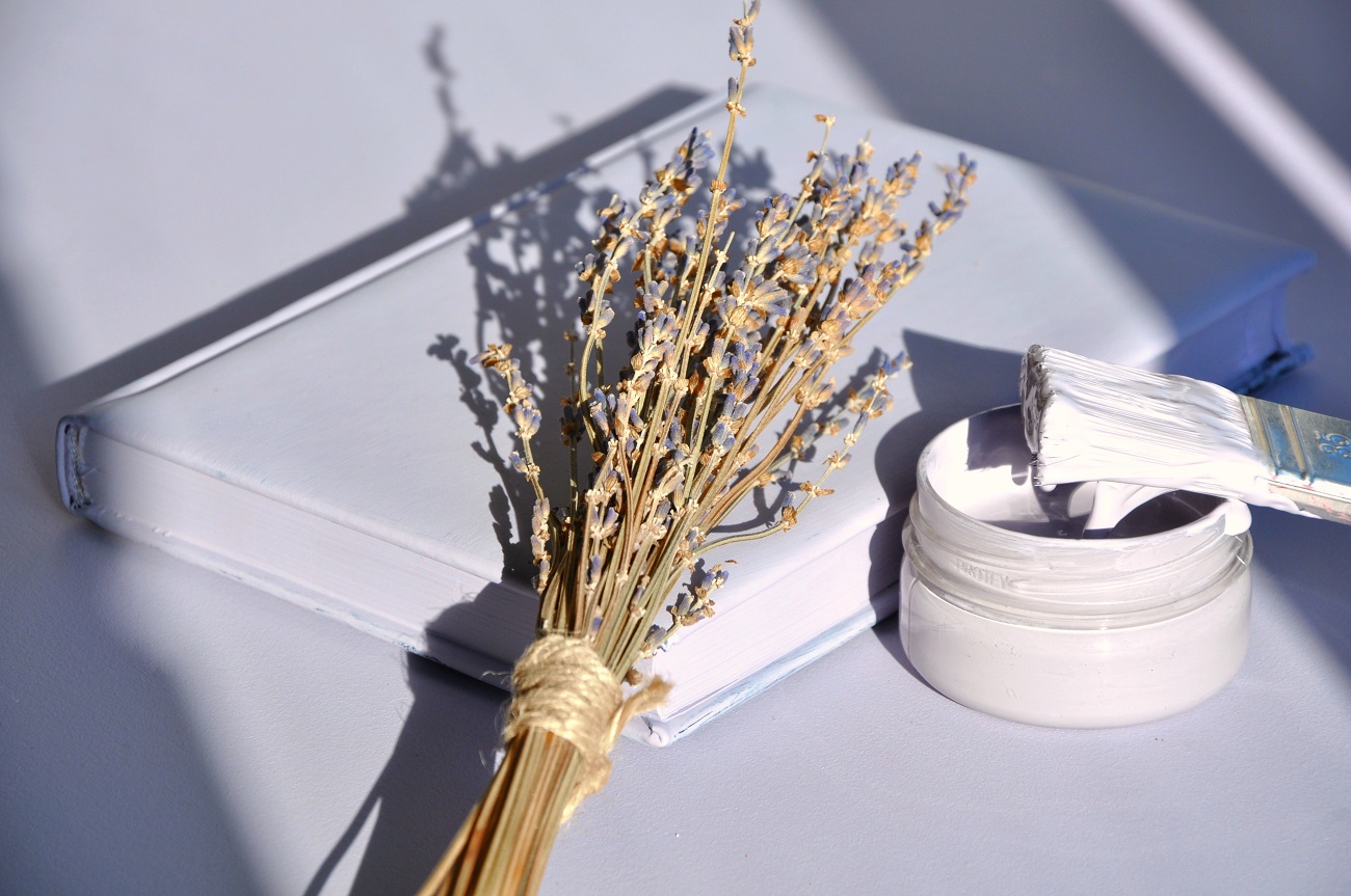 Краска Lanors Mons цвет Лаванда Lavender 201 Interior 0,2 л фото в интерьере Краска Lanors Mons цвет Лаванда Lavender 201 Interior 0,2 л фото в интерьере