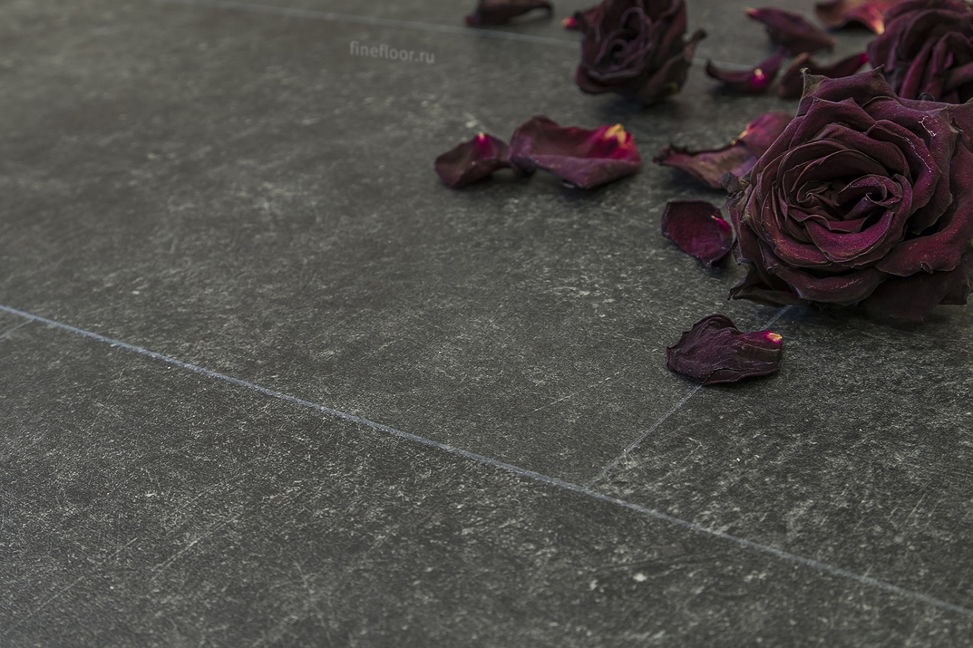 Кварцвиниловая плитка FineFloor клеевая Stone Шато Миранда FF-1455 659×329×2,5 фото в интерьере Кварцвиниловая плитка FineFloor клеевая Stone Шато Миранда FF-1455 659×329×2,5 фото в интерьере