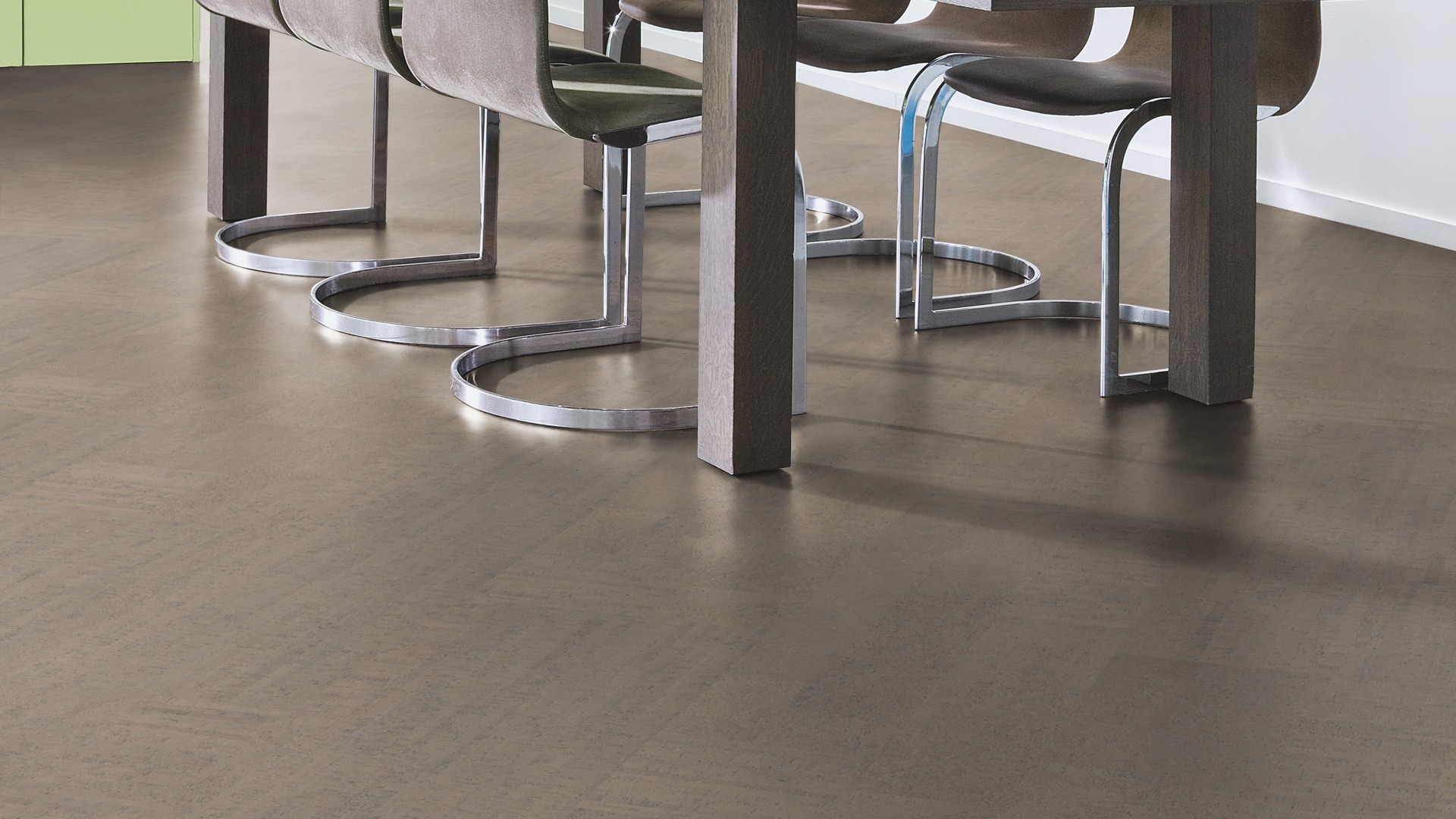 Пробковый пол замковый Wicanders Fashionable Cement C85L001 905×295×10,5 фото в интерьере Пробковый пол замковый Wicanders Fashionable Cement C85L001 905×295×10,5 фото в интерьере